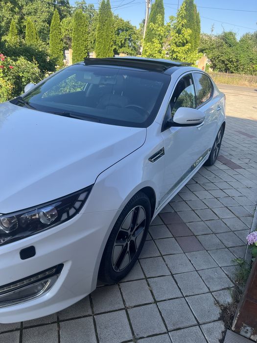 Vand kia optima hybrid