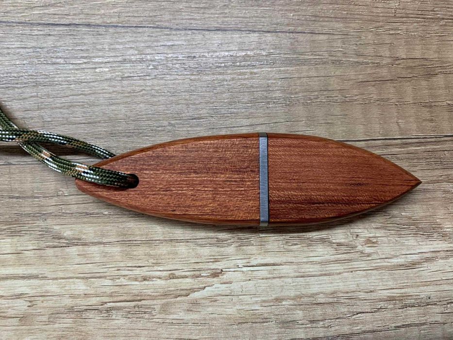 Мини нож-ключодържател с Японски дизайн и дървена кания / Нож за врат