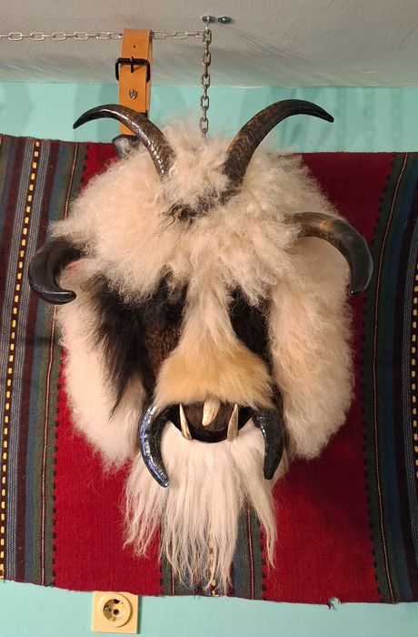 Сурвакарскa маскa