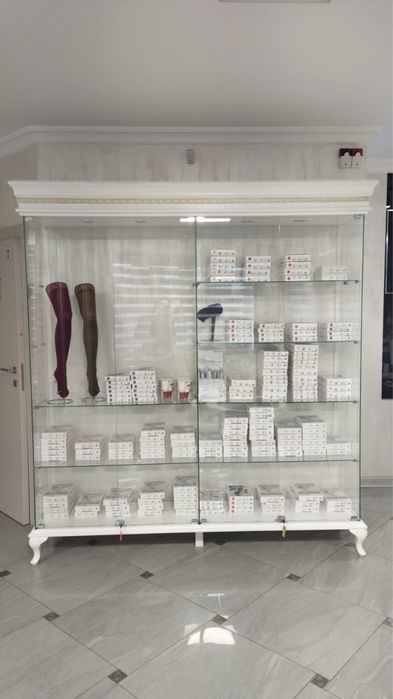 Витринные шкафы