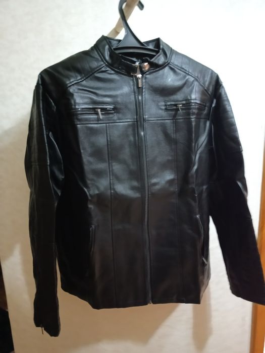 Продам куртка новая