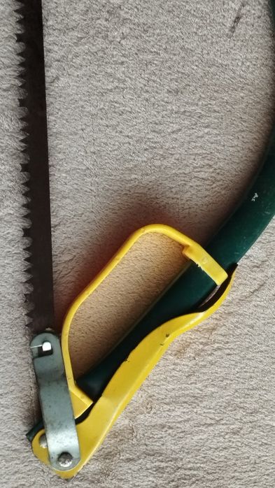 Брадвичка с дървена дръжка.Малка метална жага.Улична лампа.