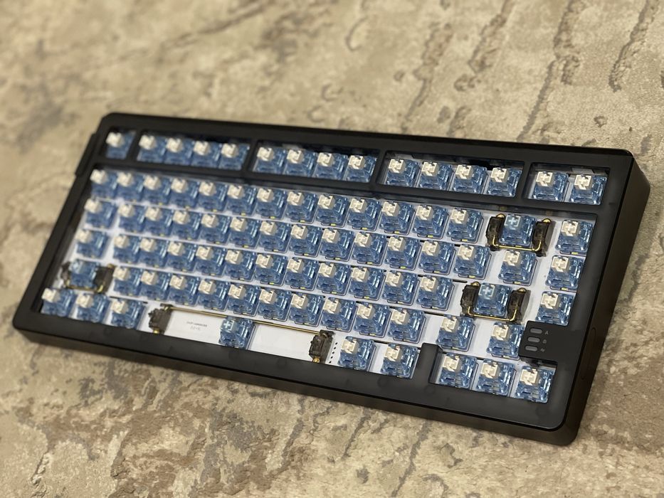 Продам  клавиатуру Dareu A81