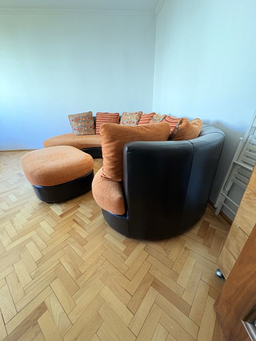 Vand canapea utilizata in stare buna