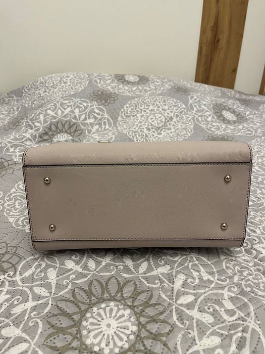 Дамска чанта Guess