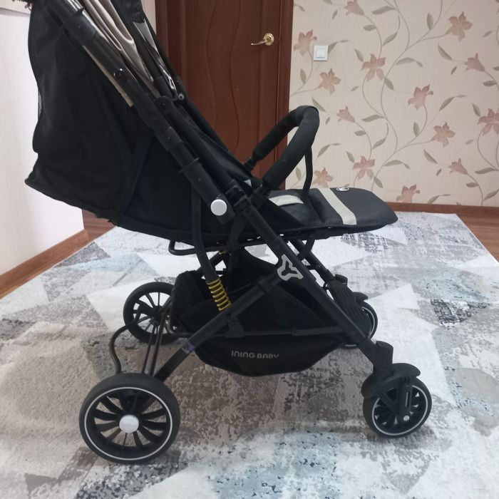 Продам прогулочную коляску