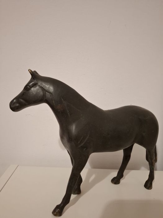 Statuie antică de cal din bronz – 1,37 kg, detalii pictate