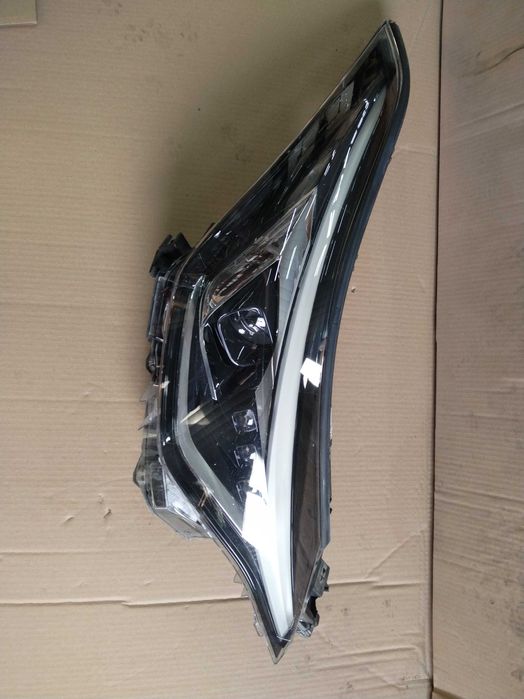 Фар десен Toyota C-HR 2021