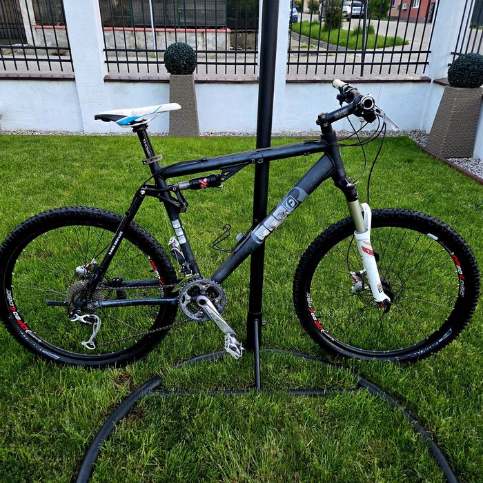 Bicicleta MTB FullSuspensie~frane disc hidraulice~XT Deore~Furca Rock AER~Halowtech SLX