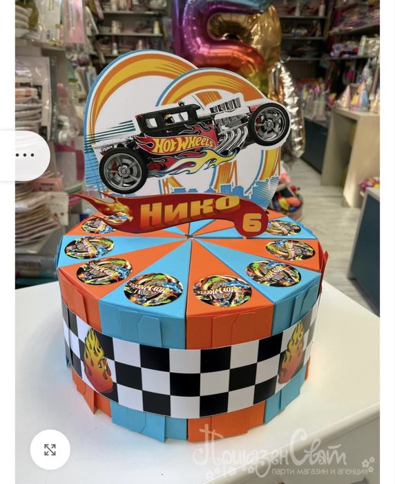 Картонена Торта Hot Wheels 24 парчета