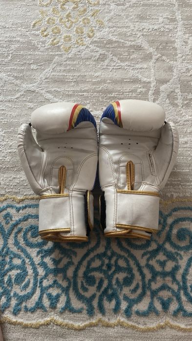 перчатка сатылады