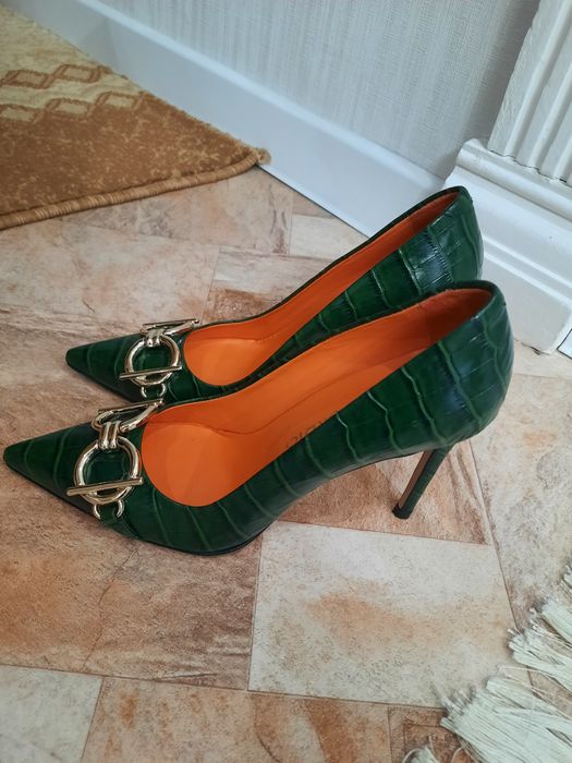 Продам Туфли новые