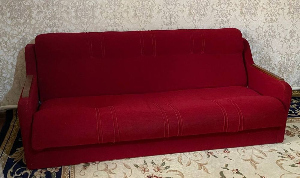 Divan va kreslo sotiladi. Narxini kelishamiz