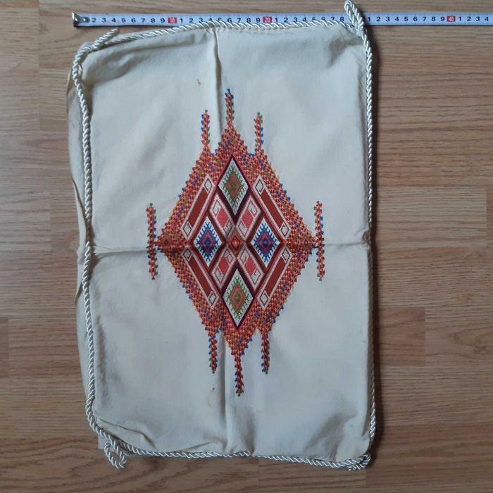 Ръчна бродерия - калъфка за възглавничка