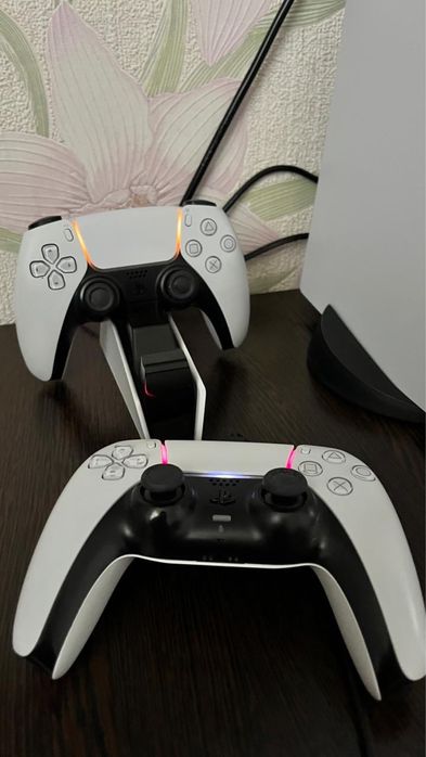 Продам PS5 в идеальном состоянии