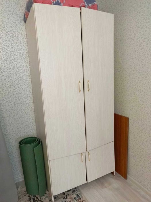 Продам Шкаф в хорошем состояний