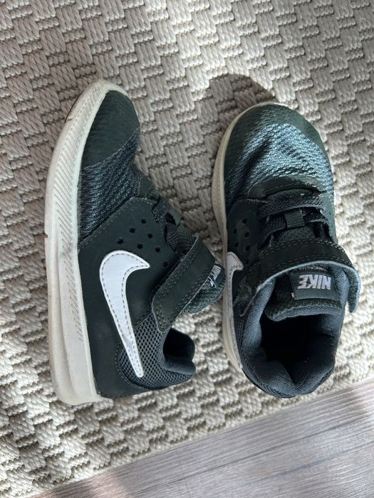 Adidasi Nike - marimea 25