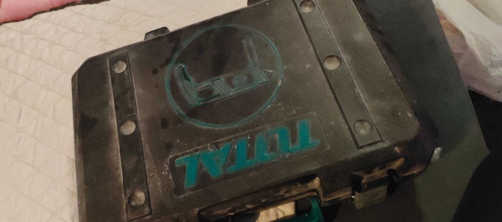 Перфоратор total TH308266 НА ЗАПЧАСТИ