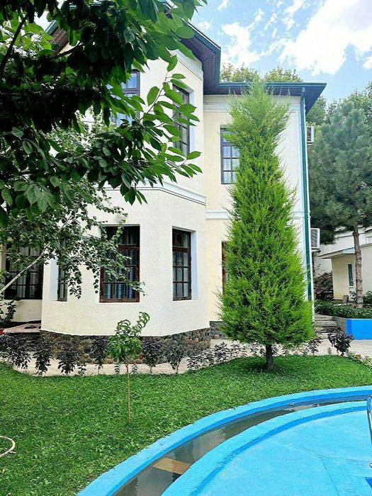 Ховли сотилади  6 хона  7 соти СУВ БУЙИДА Яшашга  Бизнесга ! Чирчик ш.