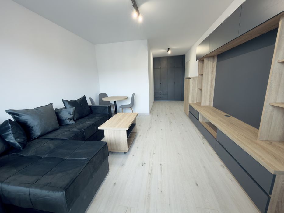 Apartament cu 2 camere de inchiriat in zona Tractorul nou in garantie