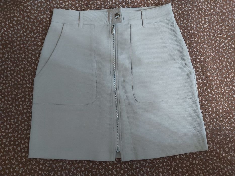 Юбка  выше колен