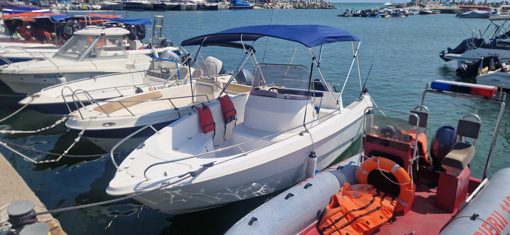 Barca,motor si peridoc