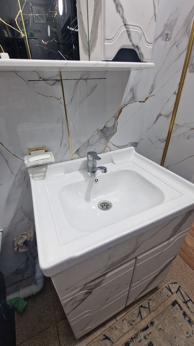 Раковина+зеркало в комплекте