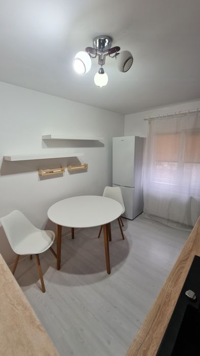 Apartament 3 camere de inchiriat