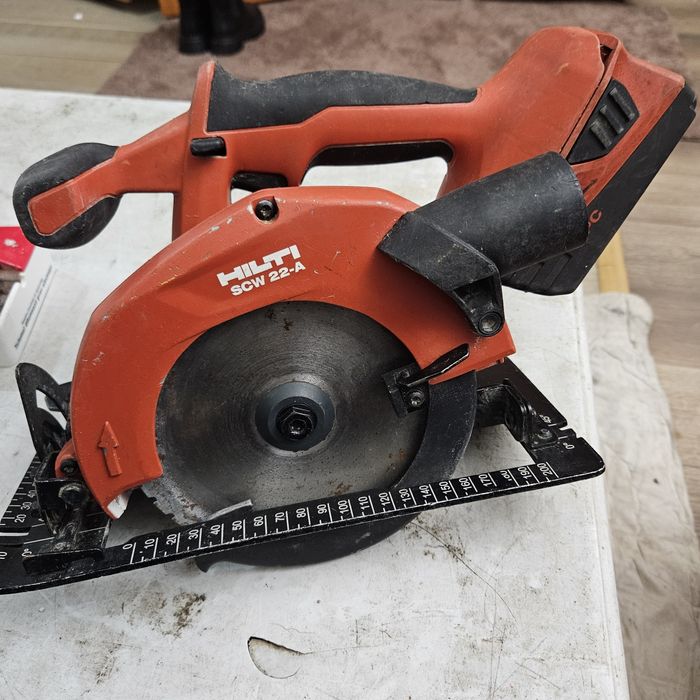 Hilti SCW 22-A circular de lemn