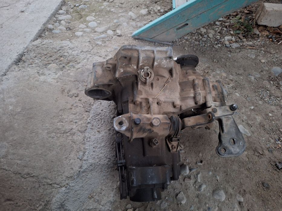 Продается каробка на гольф3 объем 2.0