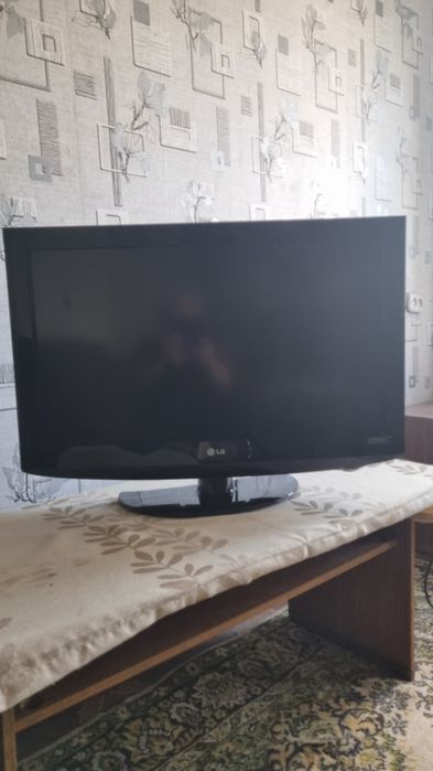 Телевизор  LG  80 см