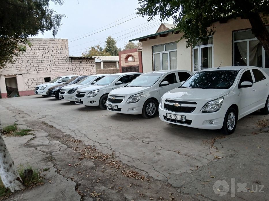 Avtomashinalar sotiladi