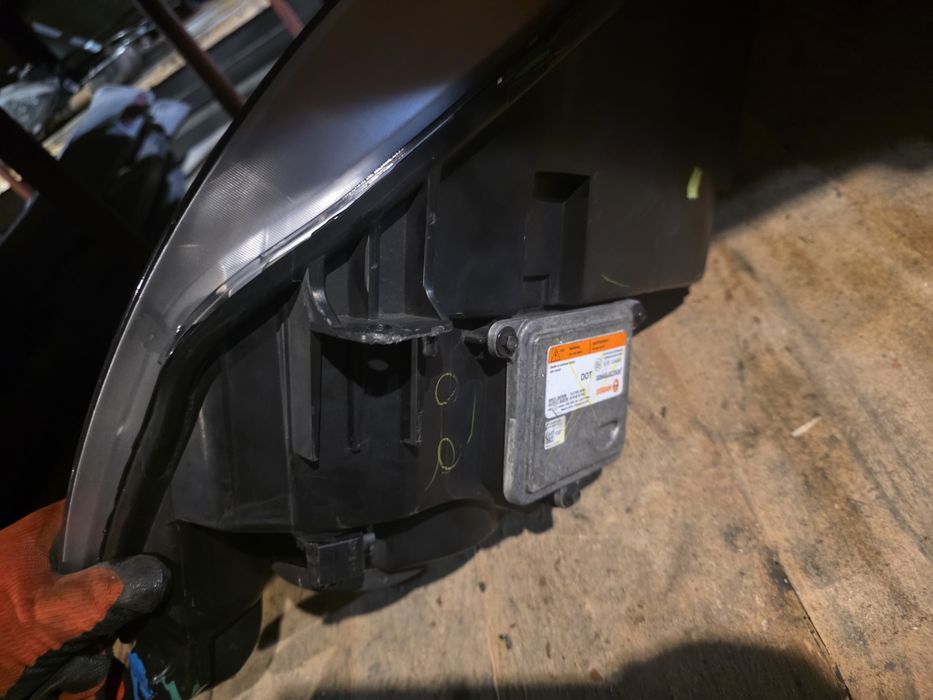 Фар за Tesla 2013-2015 година