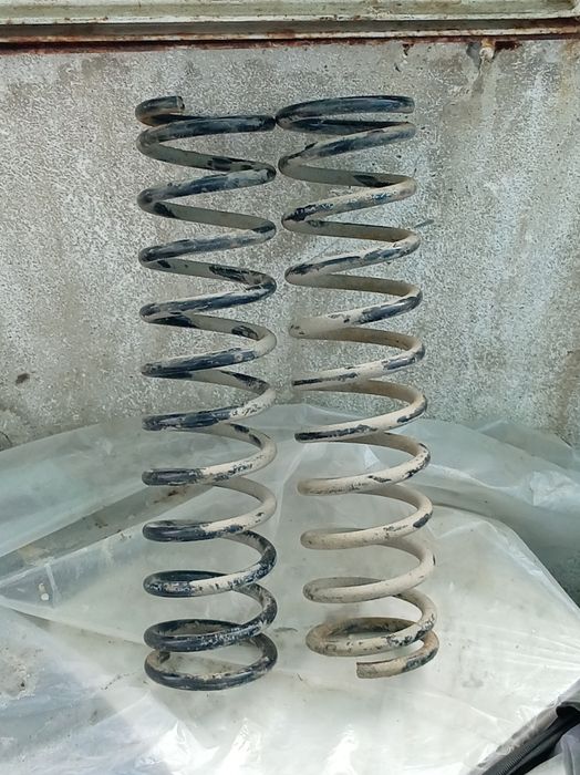 Продам пружины задние на Ауди 80. Дёшево. 7 тыс. тенге за пару. .