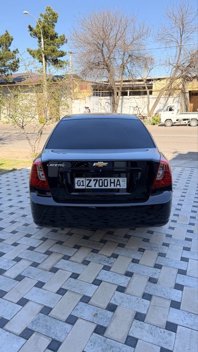 Jentra sotiladi srochna 2023 yip top toza dark blue