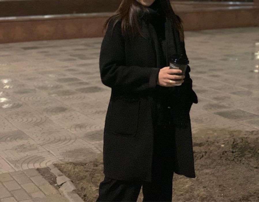 Продам вещи б/у платья и пальто