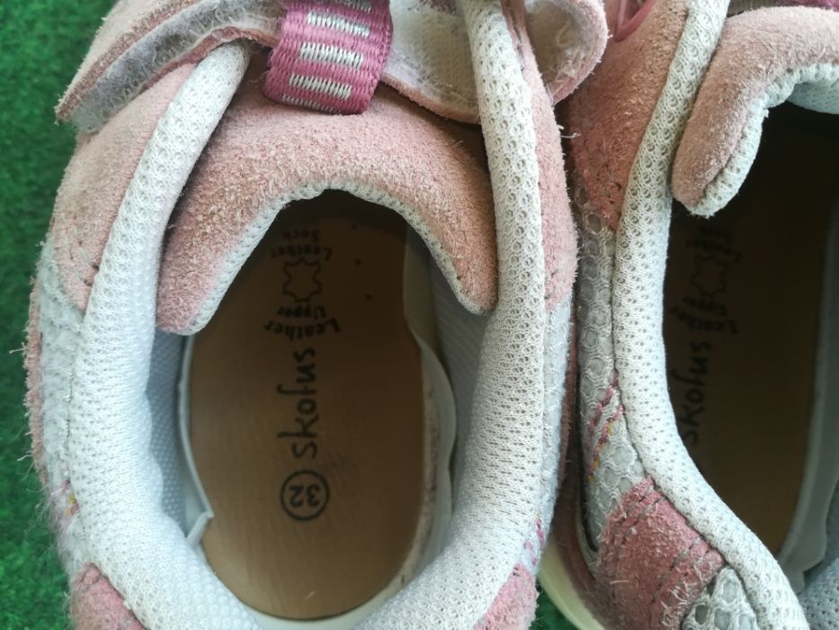 ПОДАРЯВАМ маратонки за момиче Skofus 32 номер