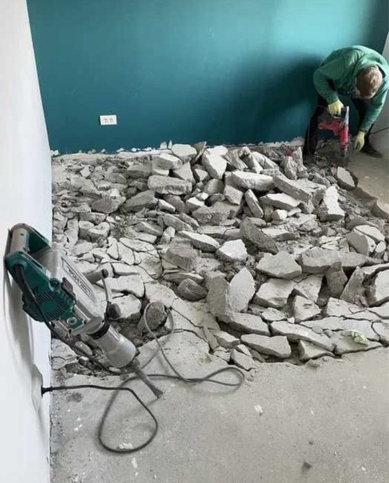 Debarasari mobila veche  Demolări Transport moloz