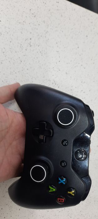 Vand maneta xbox one  în stare buna