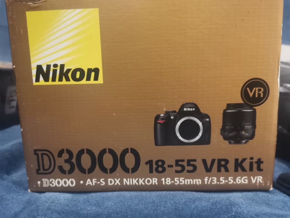 Nikon D3000 full body kit
