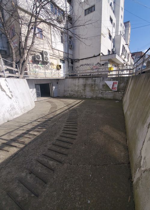 Vand - schimb sau inchiriez imobil zona BRD Piata Mare