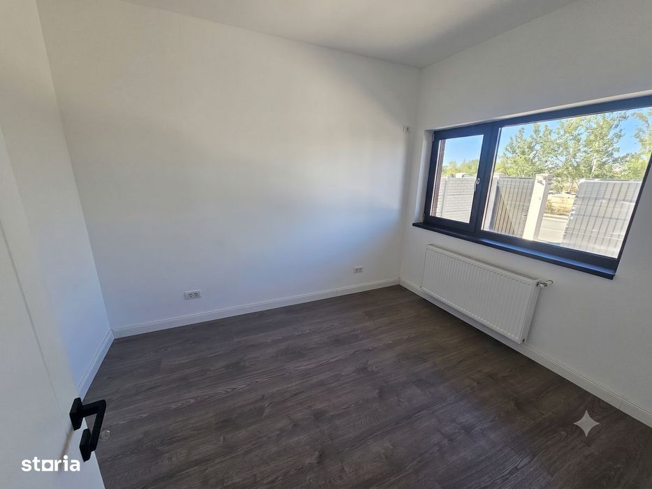 Casă parter 4 camere, 3 băi, 340 mp teren, complex | Școala Americană