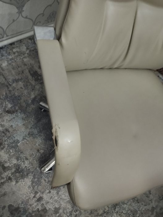 компютерный стул.1 колеса надо сварит