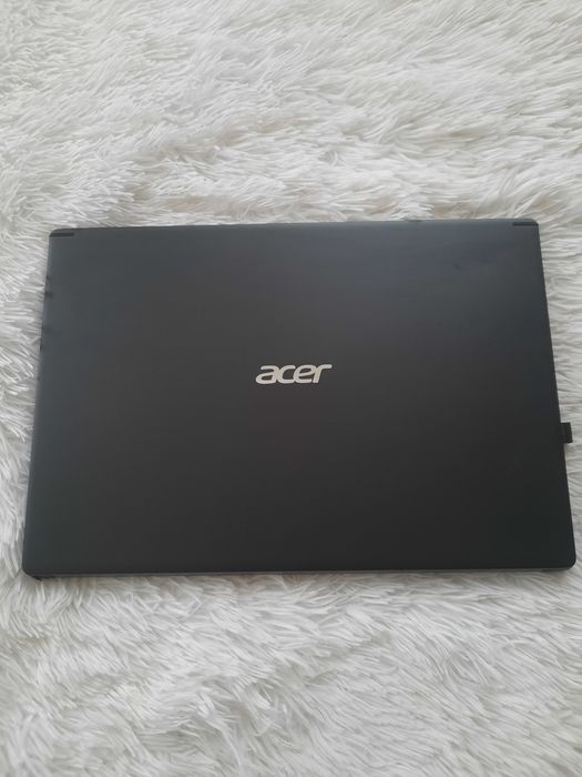 Продам ноутбук Acer.