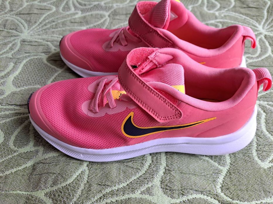 Маратонки Nike за момиче