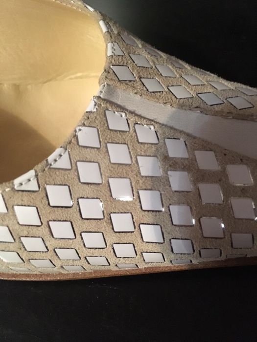 Pantofi model deosebit