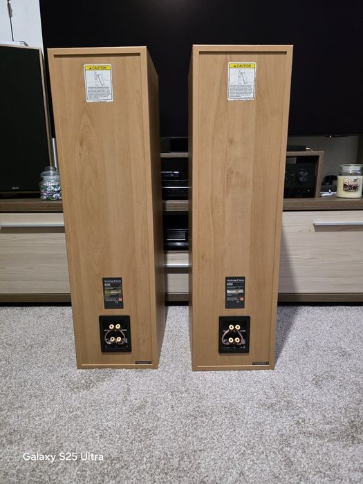 Boxe podea pasive JBL E60