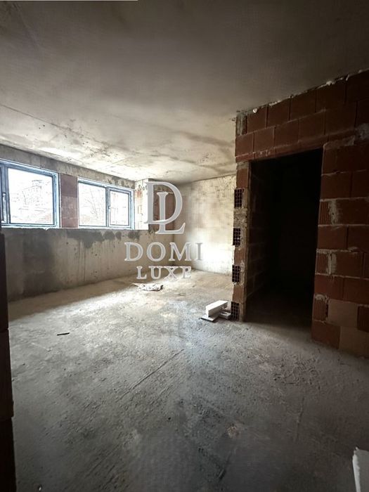 Продава се Тристаен апартамент в Варна, Колхозен пазар - 109 кв.м за 843 €/кв.м - Снимка #3