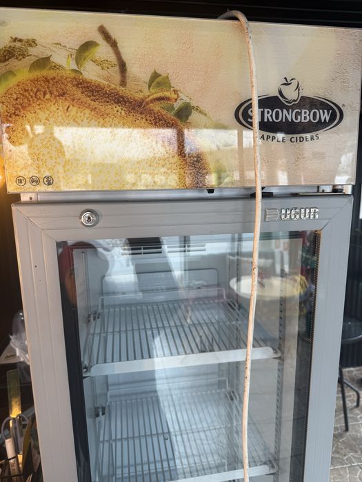 Vitrina frigorifica / frigider genratie noua