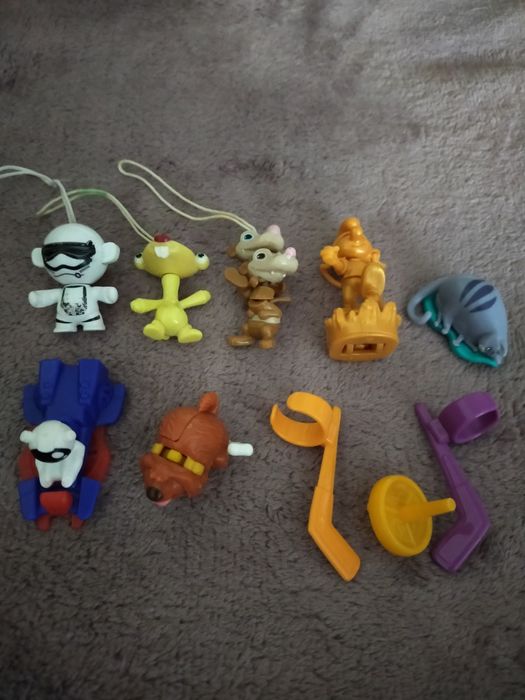 Мелкие игрушки .